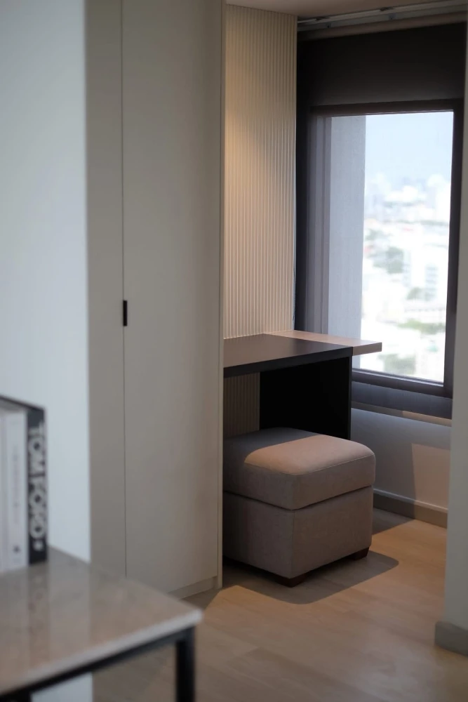 Knightsbridge Prime Sathorn for rent, very high floor room, decorated in Modern Contemporary style, must reserve.