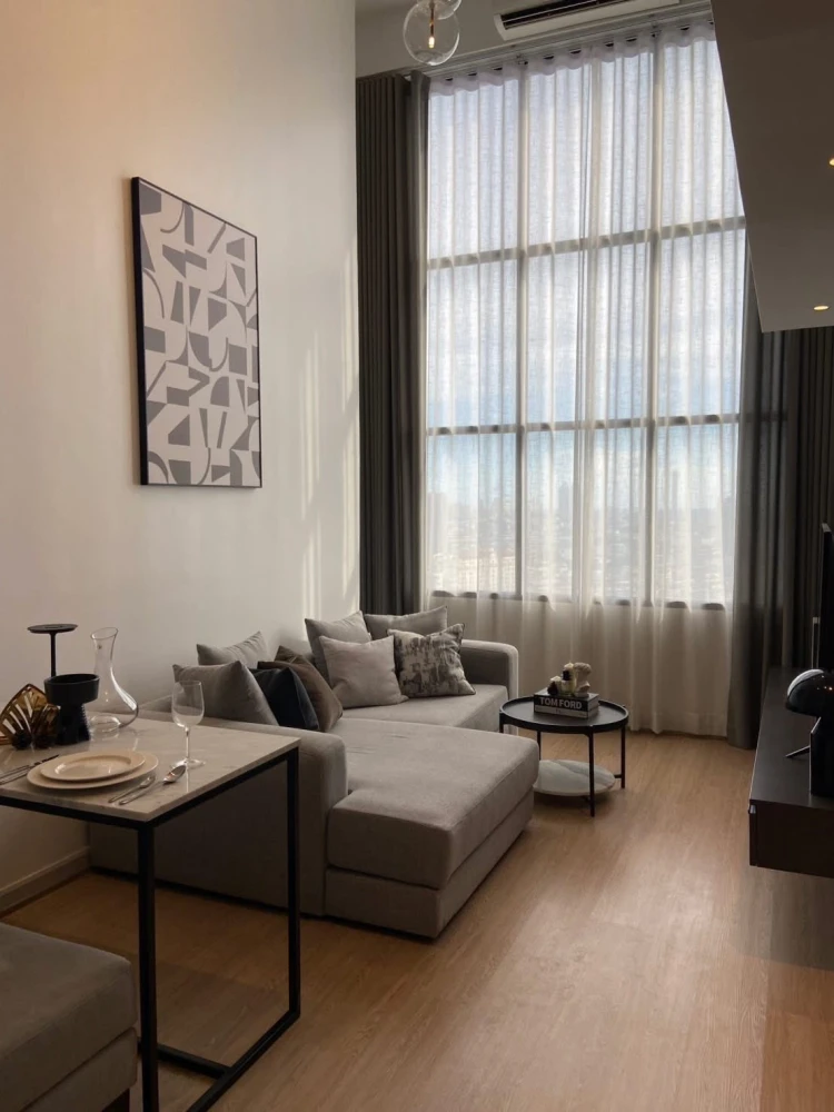 Knightsbridge Prime Sathorn for rent, very high floor room, decorated in Modern Contemporary style, must reserve.