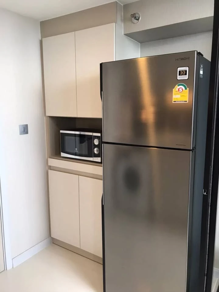 For rent: KnightsBridge Prime Sathorn. High ceilings, spacious feel, fully furnished, beautiful view. Book now!