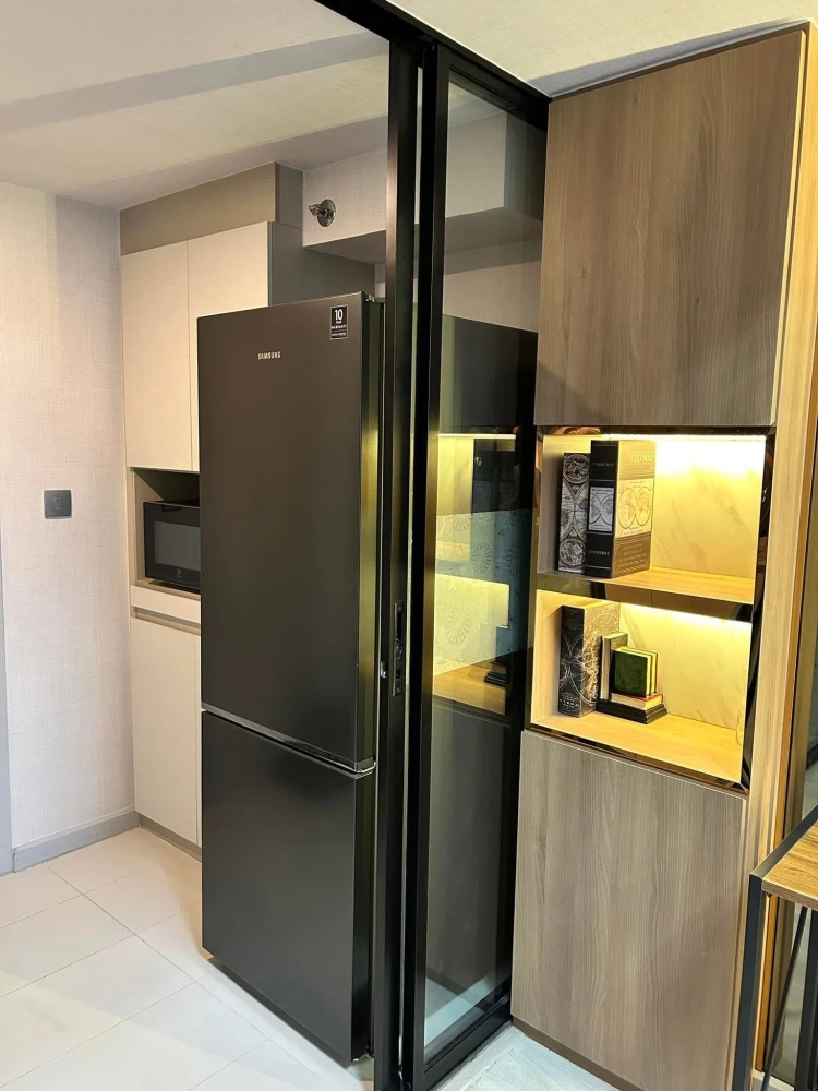 For rent:KnightsBridge Prime Sathorn.Beautifully decorated unit with a stunning color scheme and high-quality built-in furniture.Amazing view. Booknow