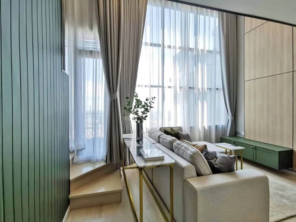 For rent: KnightsBridge Prime Sathorn, beautifully decorated room, high ceiling, airy, fully furnished, book now.