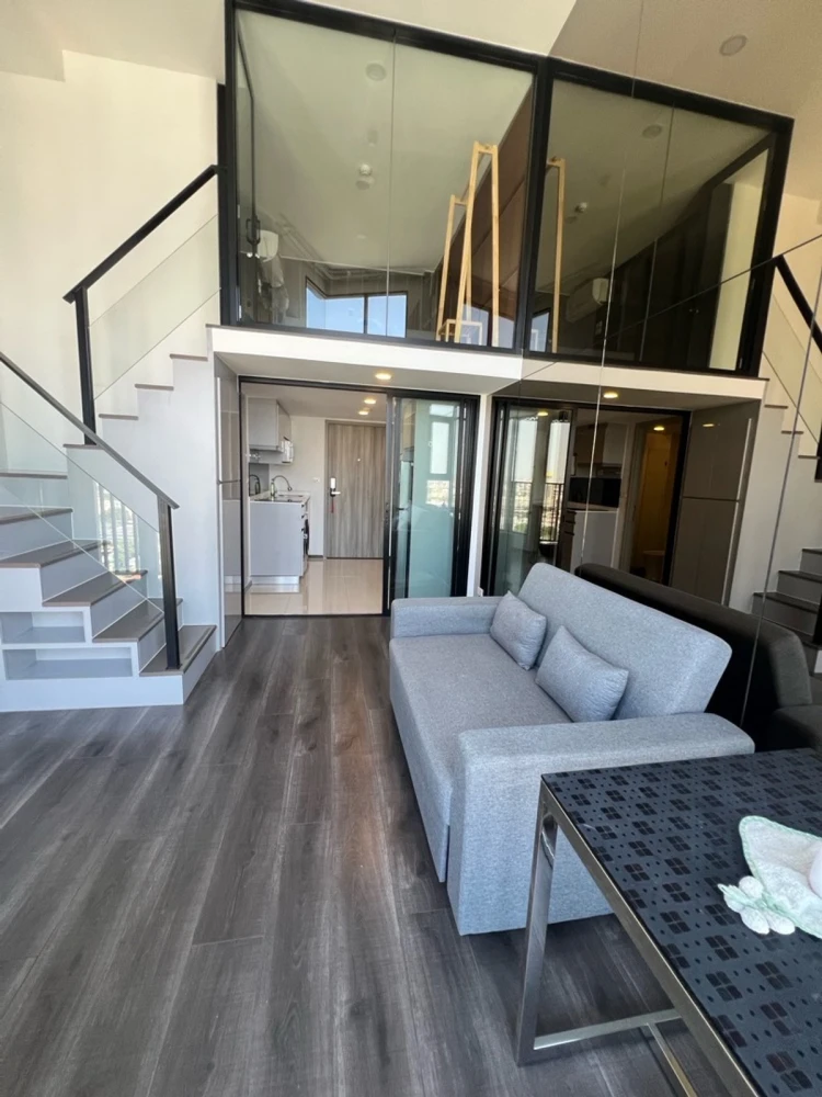 For rent: KnightsBridge Space Rachayothin, 22nd floor, fully furnished, ready to move in. Book now!