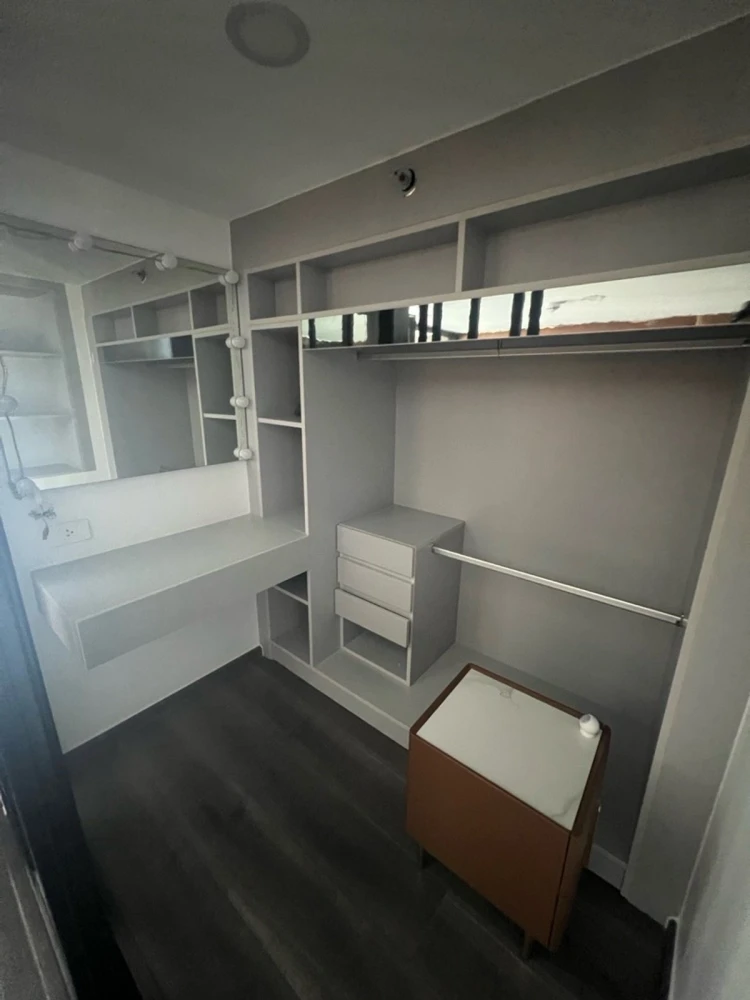 For rent: KnightsBridge Space Rachayothin, 22nd floor, fully furnished, ready to move in. Book now!