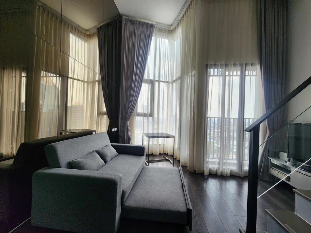 For rent: KnightsBridge Space Rachayothin, 22nd floor, fully furnished, ready to move in. Book now!