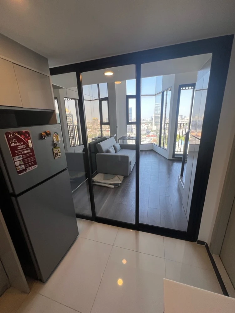 For rent: KnightsBridge Space Rachayothin, 22nd floor, fully furnished, ready to move in. Book now!
