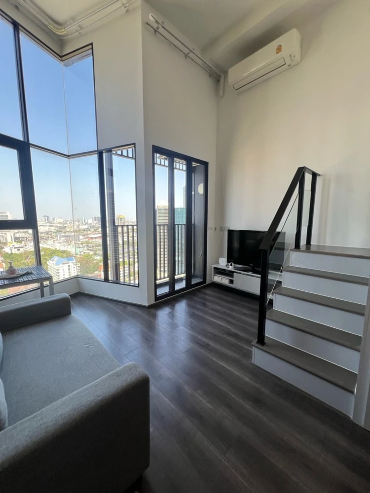 For rent: KnightsBridge Space Rachayothin, 22nd floor, fully furnished, ready to move in. Book now!