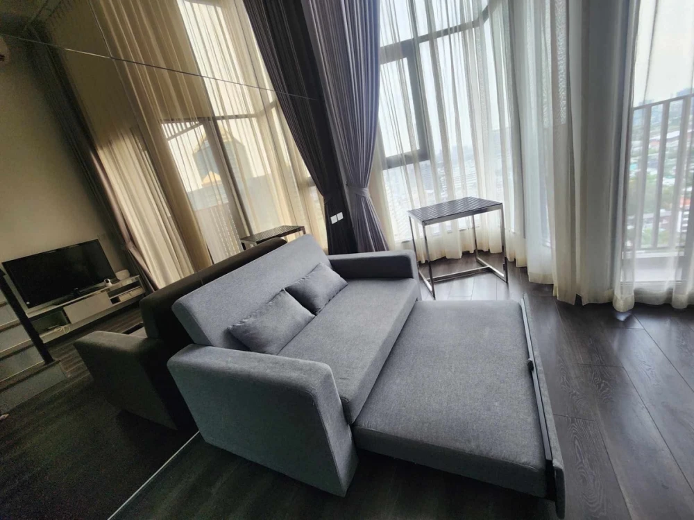 For rent: KnightsBridge Space Rachayothin, 22nd floor, fully furnished, ready to move in. Book now!