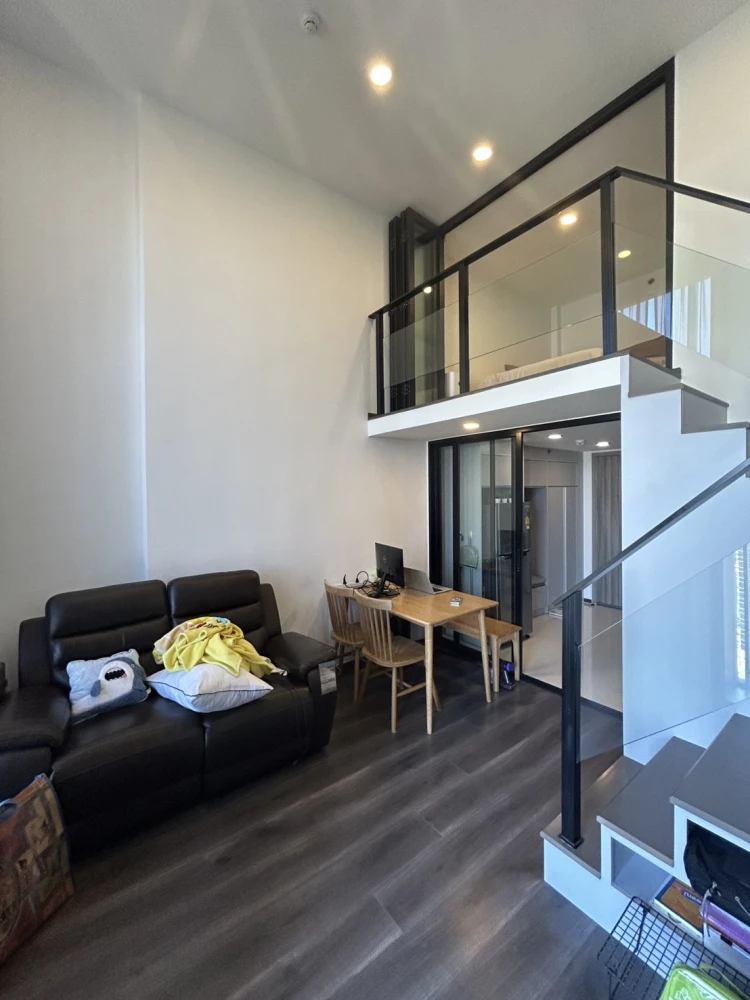 For rent: KnightsBridge Space Rachayothin. Spacious room with high ceilings, fully furnished, and beautiful view. Book now!