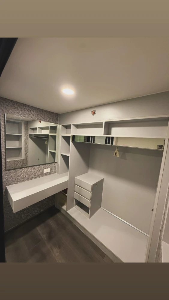 For rent: KnightsBridge Space Rachayothin.A lovely unit with high ceilings, spacious and airy,fully furnished,and with a walk-in closet. Don't miss it