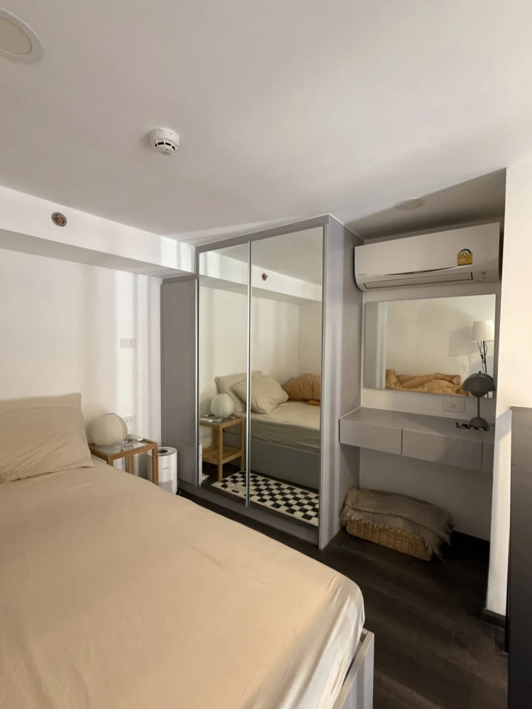 For rent: KnightsBridge Space Rachayothin. Beautifully decorated, high ceilings, spacious and airy. Don't miss this great opportunity!