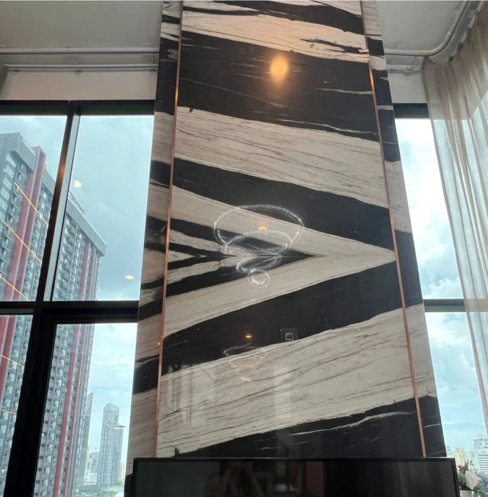KnightsBridge Space Rama 9 for rent, spacious room, lots of usable space, high ceiling, airy, good location, reserve now.