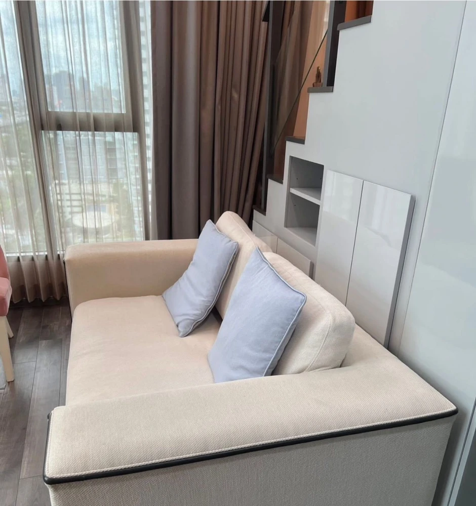 KnightsBridge Space Rama 9 for rent, spacious room, lots of usable space, high ceiling, airy, good location, reserve now.
