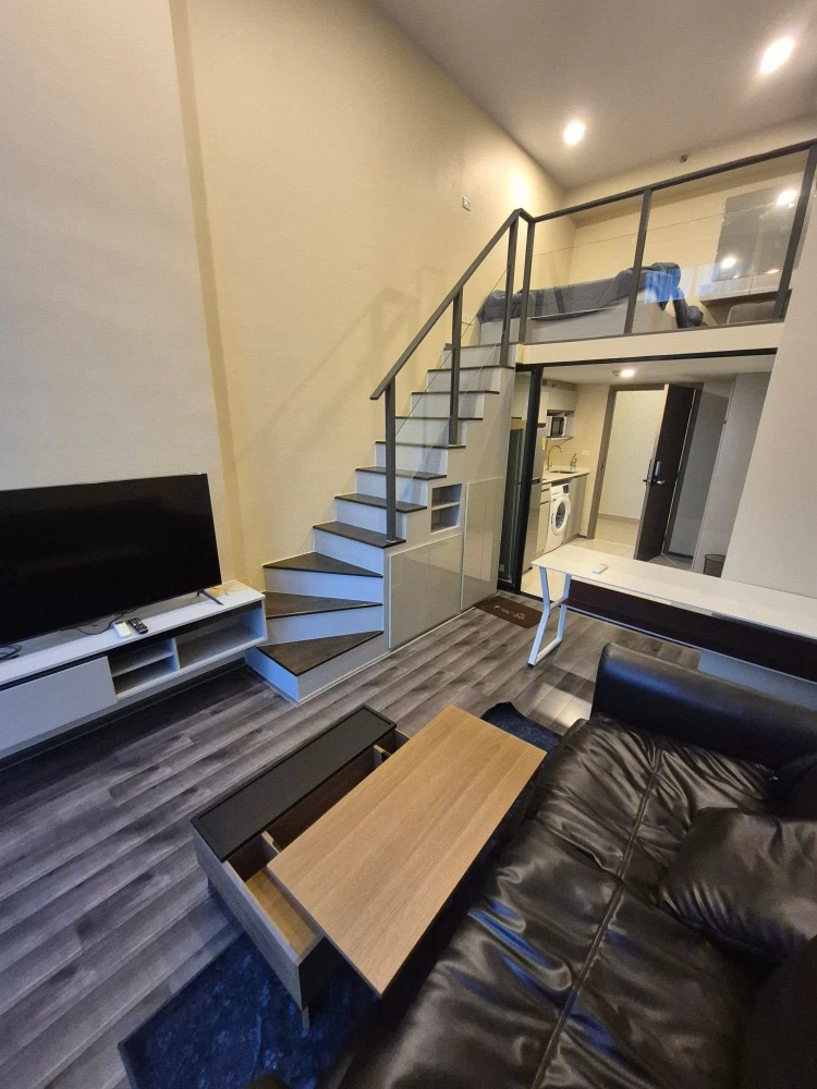 For rent: Knightsbridge Space Rama 9, 26th floor (very high floor), fully furnished. Don't wait!