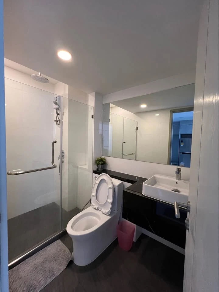 For rent Knightsbridge Space Ratchayothin, duplex room, 1 bedroom, 1 bathroom, very high floor, private corner room, hurry and book now.