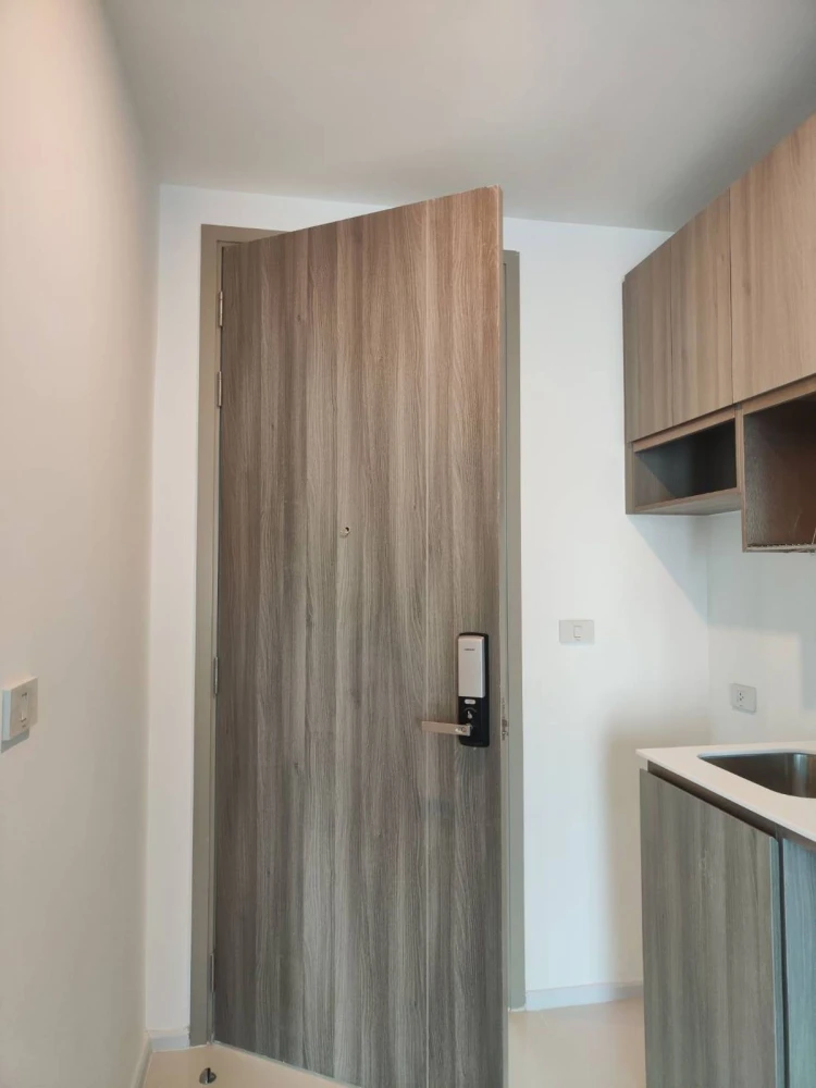 For rent: Knightsbridge Sukhumvit-Thepharak, 33rd floor, fully furnished, nice room, reserve now, urgent.