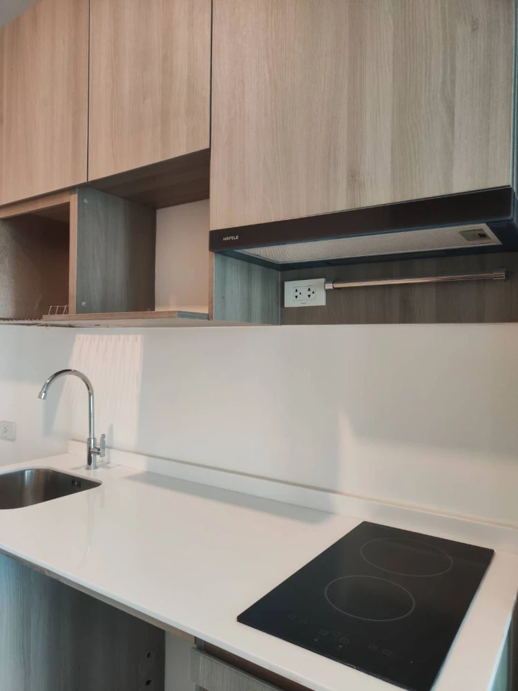 For rent: Knightsbridge Sukhumvit-Thepharak, 33rd floor, fully furnished, nice room, reserve now, urgent.