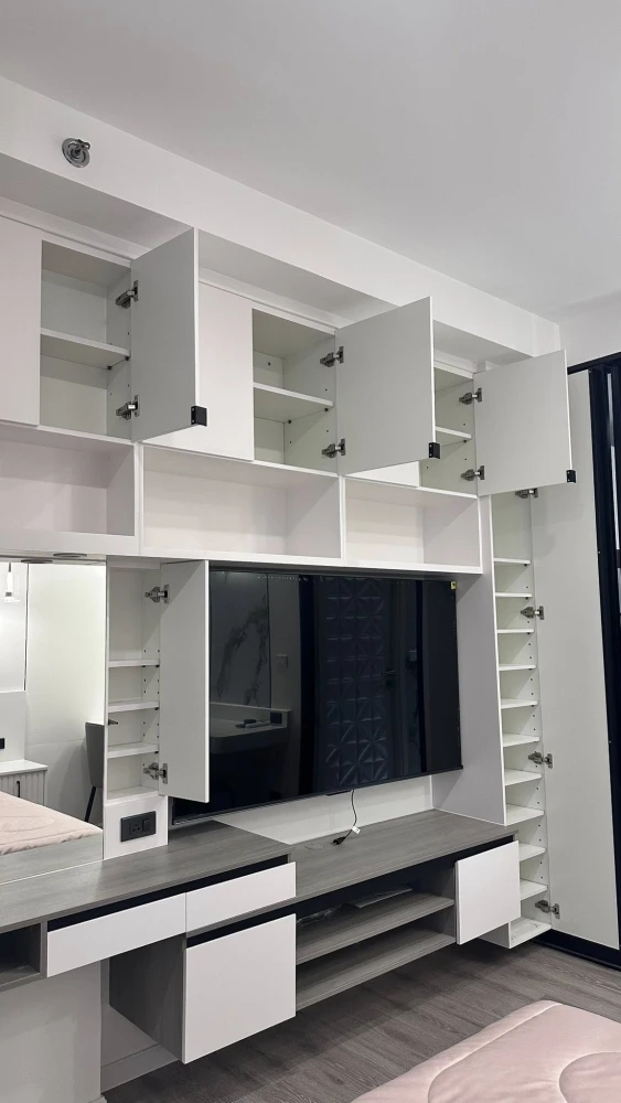 For rent: Knightsbridge Sukhumvit-Thepharak, high floor unit, excellent condition, fully furnished. Book now before it's too late!!!!