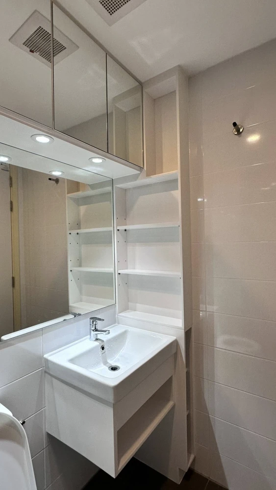 For rent: Knightsbridge Sukhumvit-Thepharak, high floor unit, excellent condition, fully furnished. Book now before it's too late!!!!