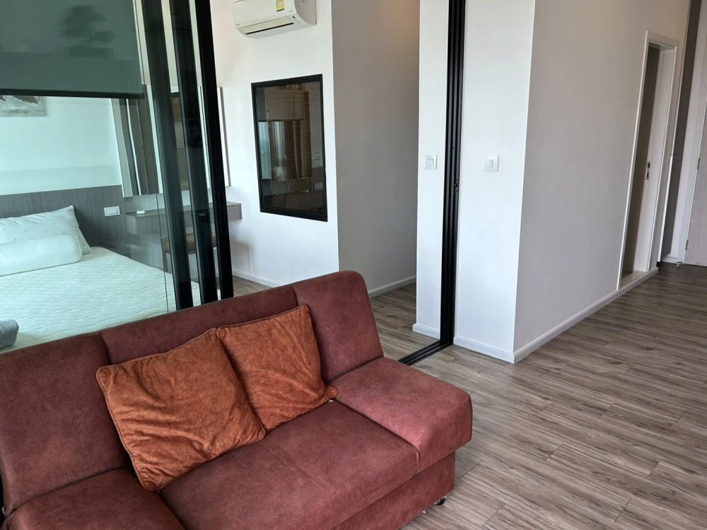 For rent: KnightsBridge the Ocean Sriracha, 17th floor, beautiful sea view, fully furnished, must reserve.