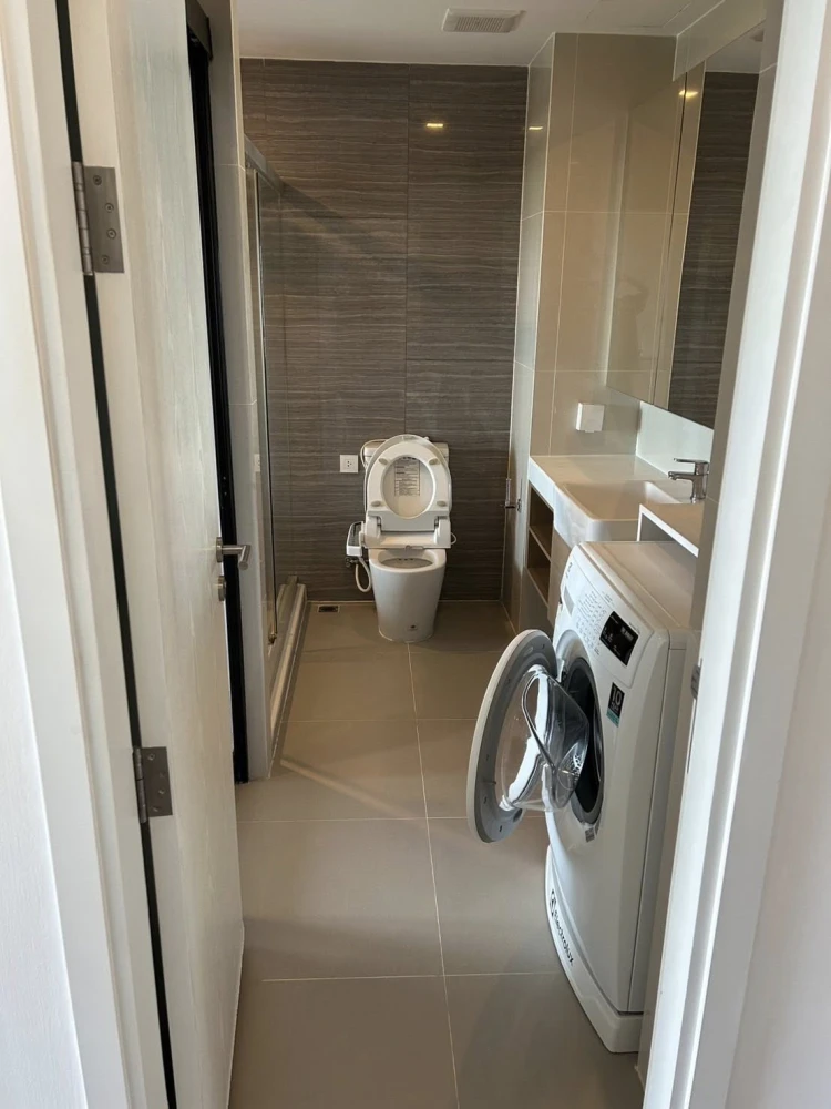 For rent: KnightsBridge the Ocean Sriracha, 17th floor, beautiful sea view, fully furnished, must reserve.