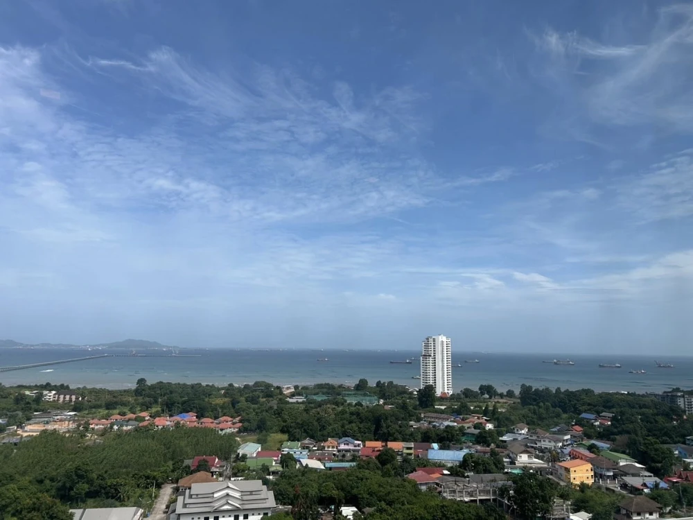 For rent: KnightsBridge the Ocean Sriracha, 17th floor, beautiful sea view, fully furnished, must reserve.