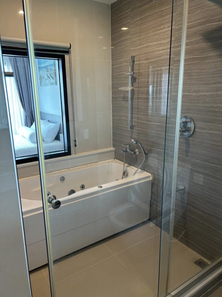 For rent: KnightsBridge the Ocean Sriracha, 17th floor, beautiful sea view, fully furnished, must reserve.