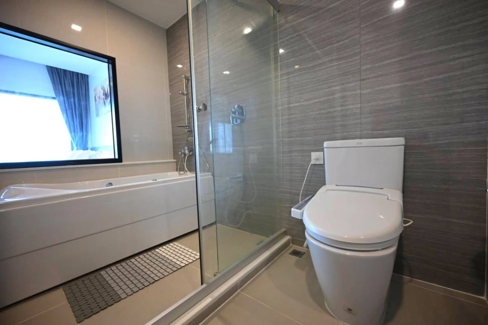 For rent: Knightsbridge the Ocean Sriracha, 20th floor, decorated in Japanese style, with a stunning sea view from the highest angle. You must get it!