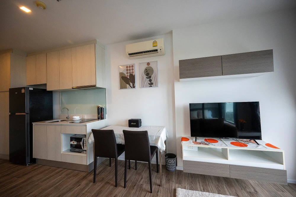 For rent: Knightsbridge the Ocean Sriracha, 20th floor, decorated in Japanese style, with a stunning sea view from the highest angle. You must get it!