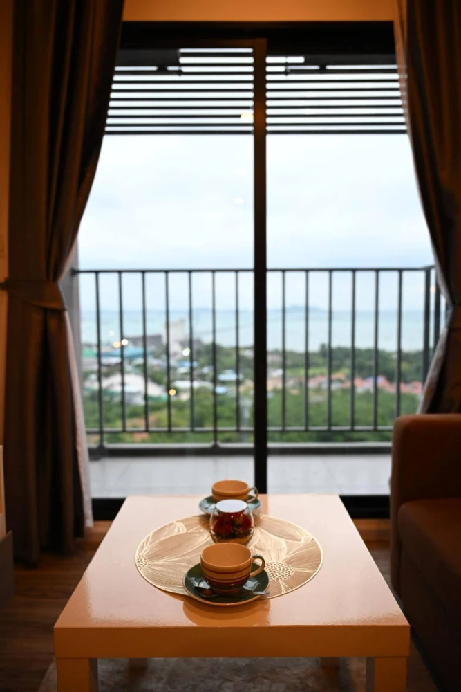 For rent: Knightsbridge the Ocean Sriracha, 20th floor, decorated in Japanese style, with a stunning sea view from the highest angle. You must get it!