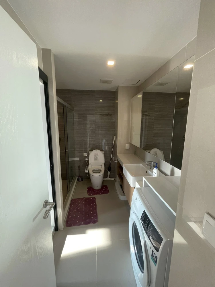 For rent: KnightsBridge The Ocean Sriracha. Spacious room with ample living space, complete amenities, and stunning ocean views. Don't miss out!