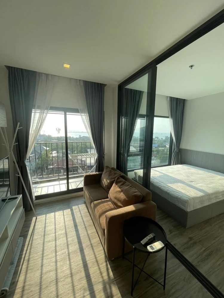 For rent: KnightsBridge The Ocean Sriracha. Spacious room with ample living space, complete amenities, and stunning ocean views. Don't miss out!