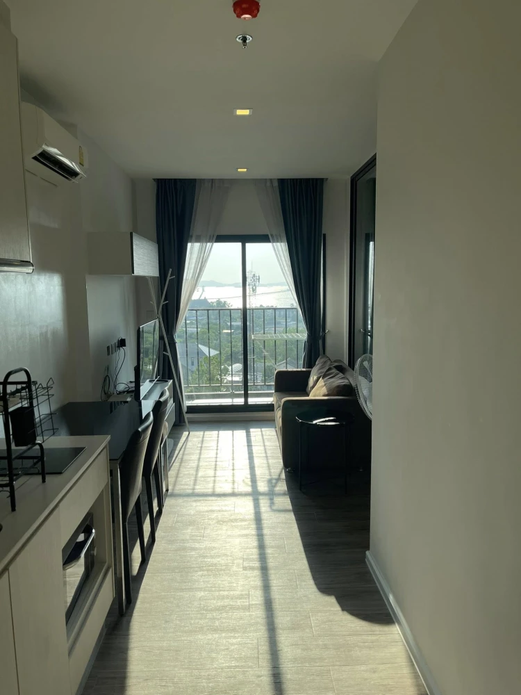 For rent: KnightsBridge The Ocean Sriracha. Spacious room with ample living space, complete amenities, and stunning ocean views. Don't miss out!