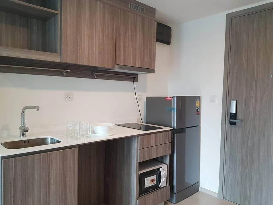 For rent: KnightsBridge Phahon Yothin-Interchange. The room has complete furniture and electrical appliances, ready to move in.