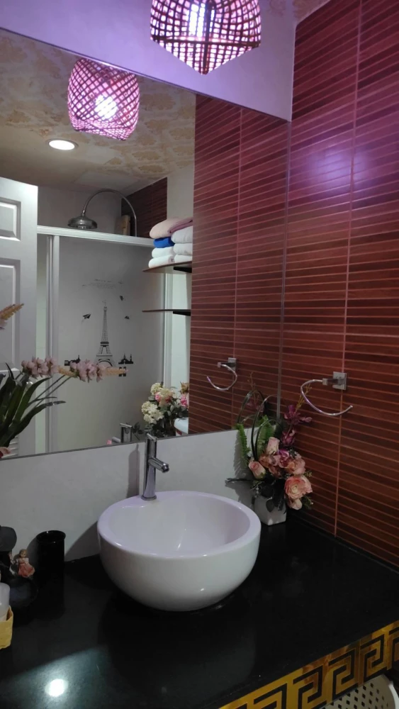 For rent Kris Garden, a nice room, comes with complete furniture and electrical appliances. Book now, don't miss it.
