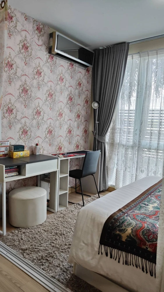 For rent Kris Garden, a nice room, comes with complete furniture and electrical appliances. Book now, don't miss it.