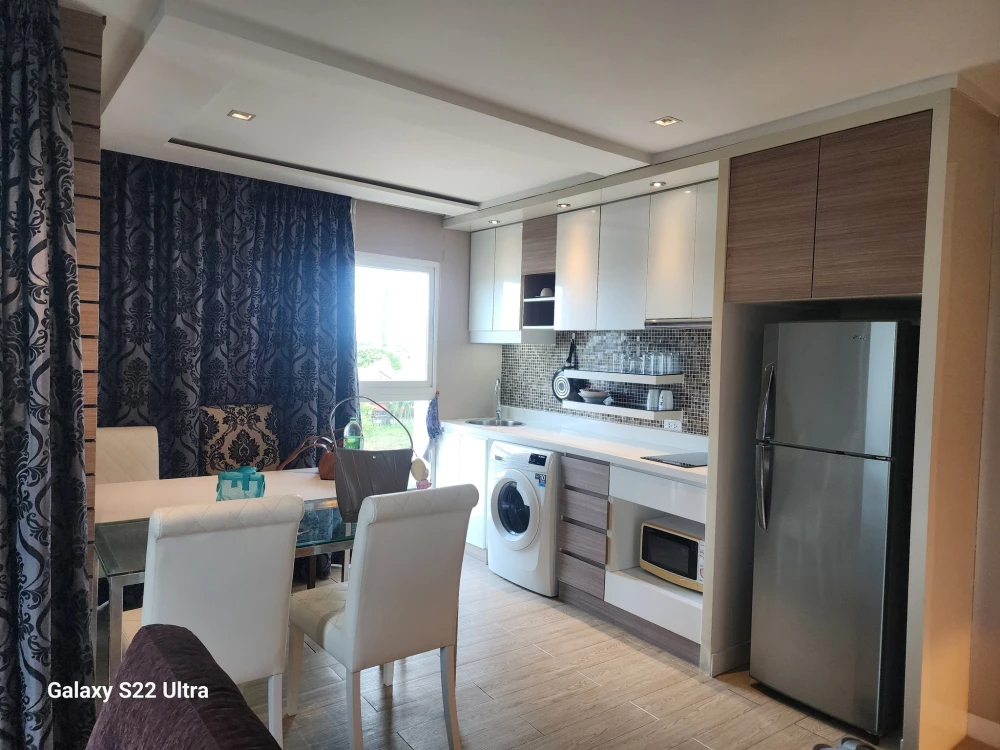 For rent: La Santir (Jomtien), 4th floor, corner room, beautiful view, with built-in decoration, move in now, don't hesitate.
