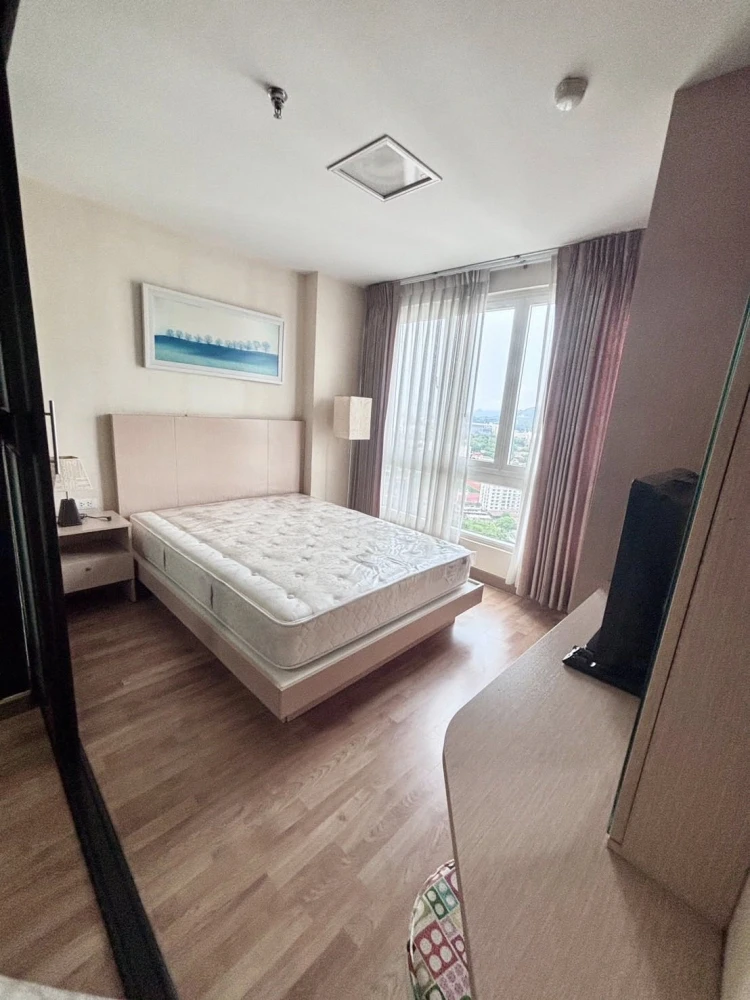 For rent: Ladda Condoview, a nice room, good location, comes with complete facilities, beautiful view, not blocked, reserve now.