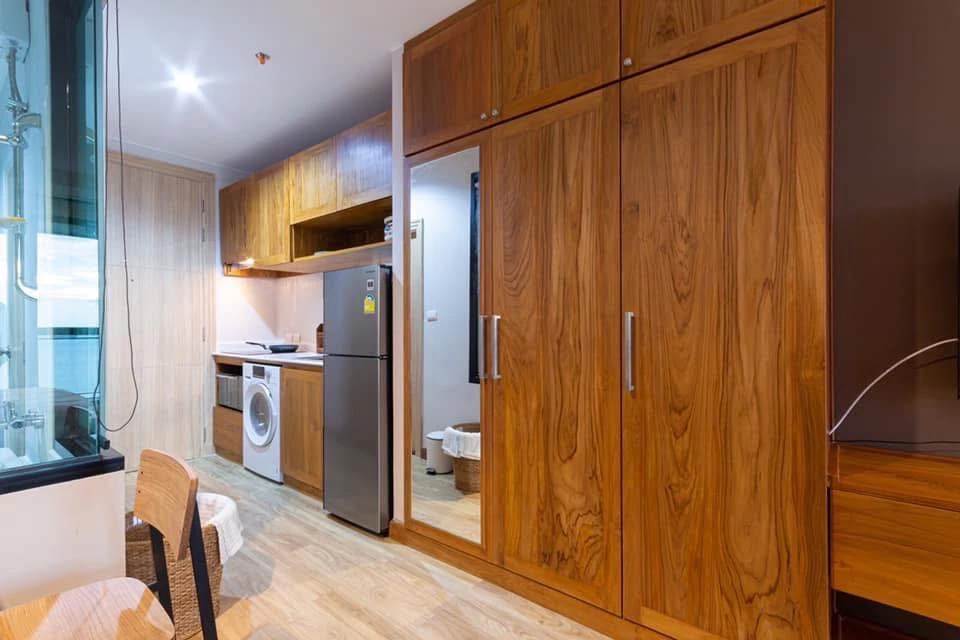 For rent: Ladda Plus Sriracha, high floor unit, spacious and comfortable. Just bring your suitcase and move in!