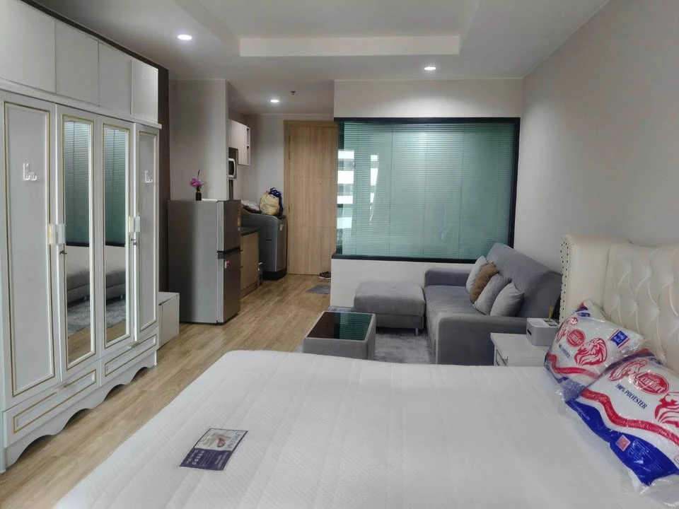 For rent Ladda plus Sriracha, garden view + swimming pool, very chill atmosphere, with quality furniture, book now!