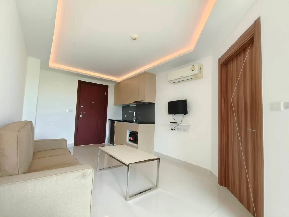 For rent: Laguna Beach Resort 3 - The Maldives, Building E, 1-bedroom unit (corner room), exterior view. Don't miss out!