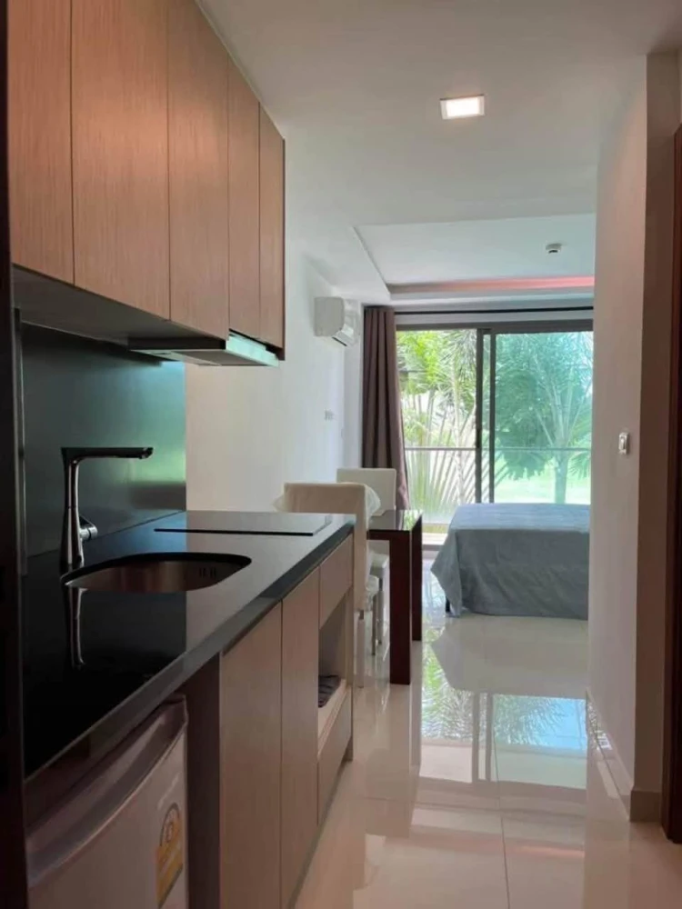 For rent: Laguna Beach Resort 3 - The Maldives, Building E, Studio room, 2nd floor, exterior view. Don't miss out!
