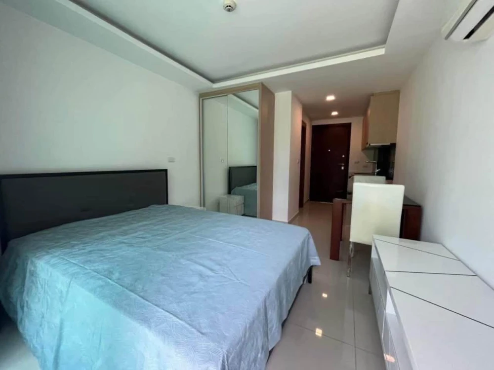 For rent: Laguna Beach Resort 3 - The Maldives, Building E, Studio room, 2nd floor, exterior view. Don't miss out!