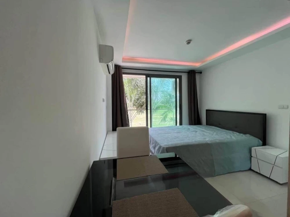 For rent: Laguna Beach Resort 3 - The Maldives, Building E, Studio room, 2nd floor, exterior view. Don't miss out!