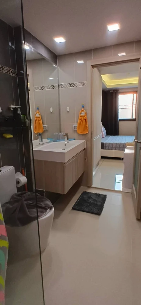Laguna Beach Resort Jomtien for rent, nice room, comes with furniture and washing machine. Good like this, hurry and reserve now.