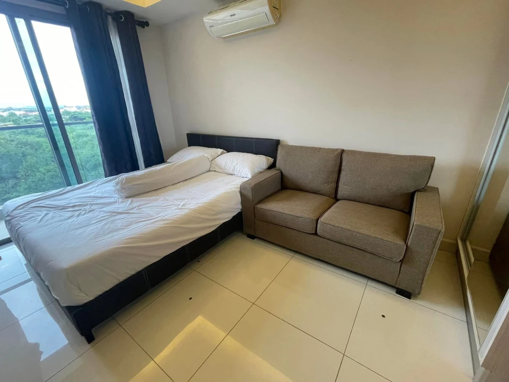 For rent Laguna Beach Resort Jomtien Studio room, good location, beautiful view, not blocked, hurry and book now!