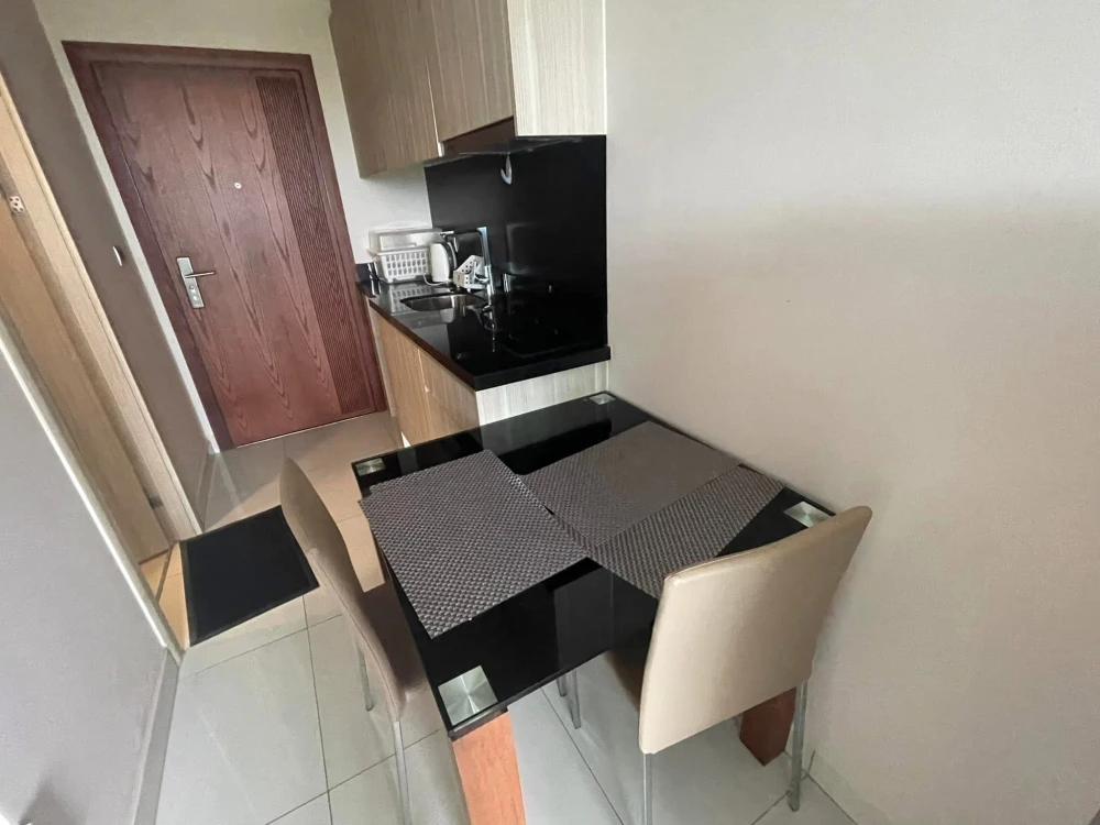 For rent Laguna Beach Resort Jomtien Studio room, good location, beautiful view, not blocked, hurry and book now!