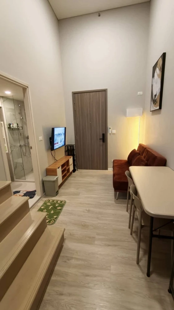 For rent: Landmark @Grand Station, double-volume unit (giving the feeling of being on approximately the 20th floor). Just bring your belongings and mo