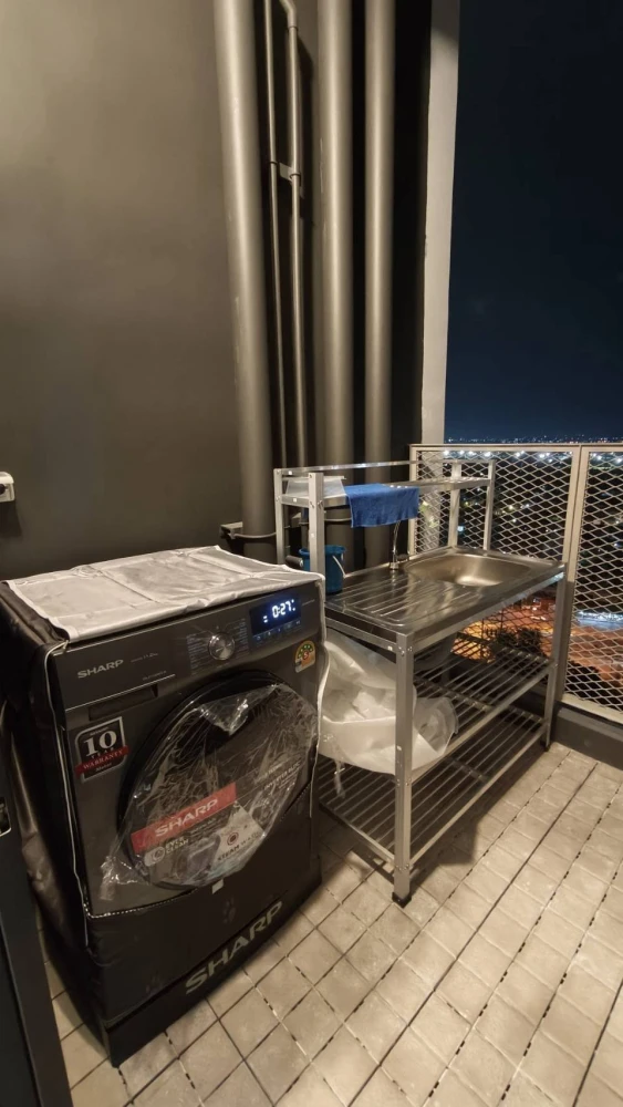 For rent: Landmark @Grand Station, double-volume unit (giving the feeling of being on approximately the 20th floor). Just bring your belongings and mo