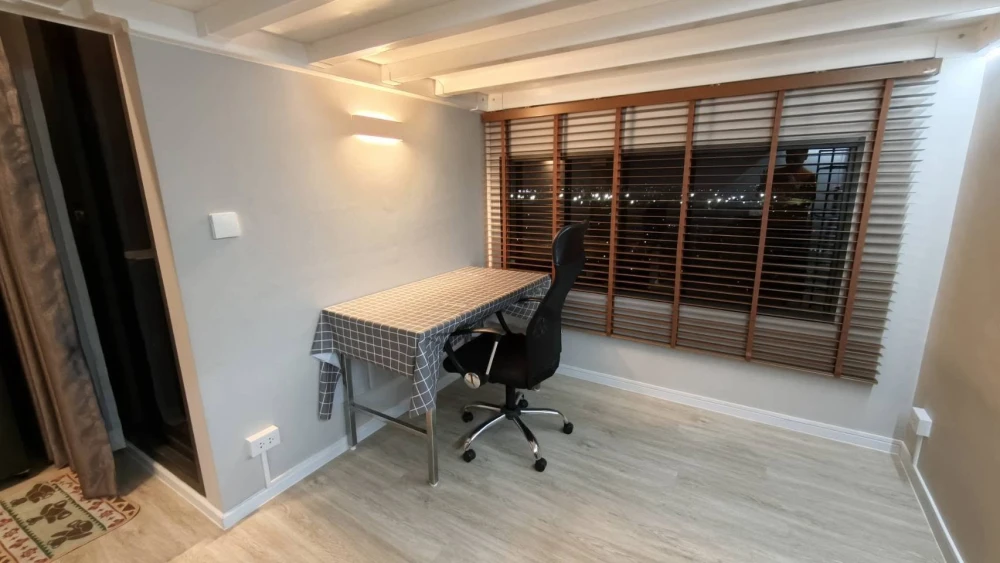 For rent: Landmark @Grand Station, double-volume unit (giving the feeling of being on approximately the 20th floor). Just bring your belongings and mo