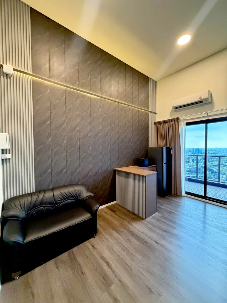 For Rent: Landmark @Grand Station – "Grand" unit on a high floor, north-facing. Offers the best view in the entire condominium—don't miss out!